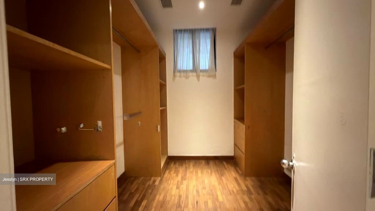 The Colonnade (D10), Condominium #556079051